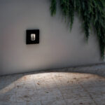 Balise murale encastrée carrée noire éclairage extérieur dirigé vers le sol