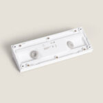 Balise murale extérieure rectangulaire blanche avec deux douilles et fixation saillie