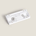 Balise extérieure rectangulaire blanche saillie avec deux modules LED visibles