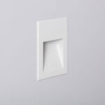 Balise murale encastrée blanche rectangulaire avec grille rainurée pour éclairage extérieur