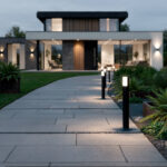 Balise sur pied noire avec diffuseur blanc pour éclairage d'allée extérieur