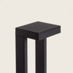 Balise extérieure noire en aluminium, colonne rectangulaire double et tête plate rectangulaire