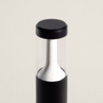 Balise extérieure noire cylindrique à capuchon, vitrage transparent et diffuseur blanc