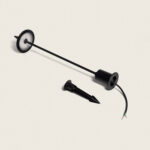 Balise extérieure LED noire à tête circulaire, tige fine avec piquet de fixation et câble