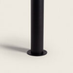 Balise extérieure noire en métal mat, corps cylindrique sur base à fixer avec trous de vis