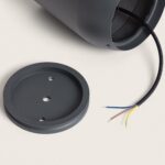 Balise sur pied anthracite en métal mat avec platine de fixation et fils électriques