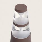 Balise extérieure sur pied rouille conique avec diffuseurs translucides à sections empilées