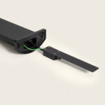 Balise sur pied anthracite en aluminium, boîtier et piquet de fixation avec câblage apparent