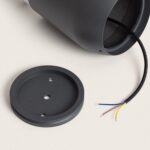 Balise sur pied anthracite cylindrique, base de fixation ronde et câbles électriques dénudés