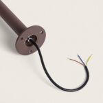 Balise sur pied rouille en métal, base de fixation ronde avec câble électrique et fils dénudés