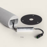 Balise sur pied en ciment grise avec driver LED externe, plaque de fixation et câble