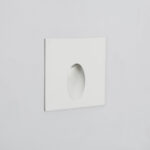 Balise murale encastrable blanche carrée à ouverture ovale pour éclairage extérieur