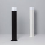 Balise extérieure sur pied noire 74 cm, forme rectangulaire avec diffuseur blanc