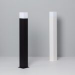 Balise sur pied noire à profil carré avec tête blanche, finition mate pour éclairage extérieur