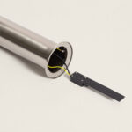 Balise extérieure tubulaire en acier inoxydable 50 cm avec embase plate et câble visible