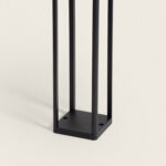 Balise sur pied noire en aluminium à montants carrés et base de fixation