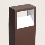 Balise sur pied rouille rectangulaire avec diffuseur blanc incliné