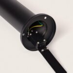 Balise sur pied LED noire, corps métallique mat, base ouverte avec câblage et support de fixation