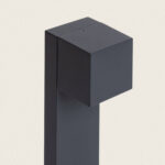 Balise sur pied en aluminium anthracite à tête cubique, finition mate