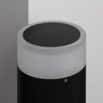 Balise sur pied noire avec diffuseur opalin rond pour éclairage extérieur