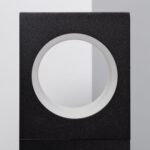 Balise sur pied noire avec ouverture circulaire d'éclairage encastré finition mate