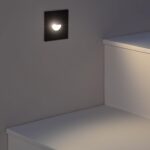 Balise encastrable murale noire carrée avec ouverture demi-lune éclairage LED intégré