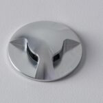 Balise LED encastrable au sol ronde en inox brossé, deux ouvertures d'éclairage, finition argentée