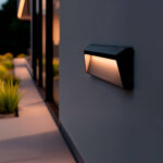 Balise murale LED noire rectangulaire en saillie, diffuseur lumineux blanc chaud, finition mate