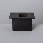 Balise LED encastrée noire carrée, boîtier à ouverture inclinée pour éclairage mural