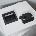 Balise encastrée murale carrée noire avec boîtier de raccordement séparé