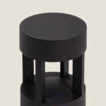 Balise extérieure cylindrique aluminium moka mat, capot rond et colonnes verticales