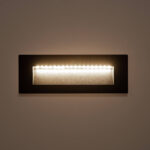 Balise LED rectangulaire noire encastrée au mur, éclairage blanc chaud 2700K