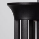 Balise solaire noire en métal mat à lattes verticales et coiffe ronde