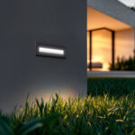 Applique murale extérieure encastrée rectangulaire anthracite avec diffuseur blanc et éclairage bas