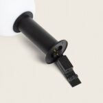 Balise muret aluminium tondu noir, corps cylindrique, diffuseur globe blanc, socle de fixation murale avec connecteur