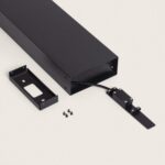 Balise sur pied noire en aluminium rectangulaire avec platine de fixation et vis