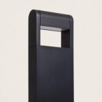 Balise sur pied extérieure noire en aluminium rectangulaire avec diffuseur LED intégré