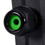 Presse-étoupe étanche noir avec insert vert sur boîtier