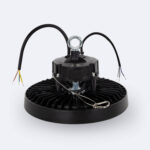 Cloche LED UFO noire suspendue, dissipateur circulaire en métal avec œillet de fixation et câbles électriques visibles