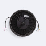 Cloche LED industrielle ronde noire vue arrière avec câbles multicolores et dissipateurs radiaux