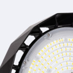 Cloche LED industrielle UFO ronde avec matrice LED circulaire, lentille transparente et boîtier noir