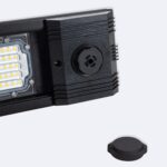 Luminaire linéaire LED noir, boîtier aluminium, module LED visible et connecteur Zhaga avec cache amovible