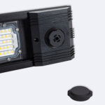 Luminaire linéaire LED noir, module LED visible et connecteur circulaire amovible avec capuchon détaché