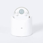 Détecteur de mouvement PIR blanc orientable sur support de fixation