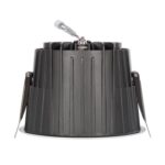 Downlight encastrable rond anthracite en métal, dissipateur thermique à ailettes et ressorts de fixation