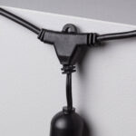 Guirlande extérieure noire douille E27 suspendue avec connecteur en T sur câble