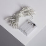 Guirlande LED à piles, boîtier à piles transparent et fils transparents, petites LED