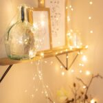 Guirlande LED fil de fer, lumières blanc chaud enroulées autour d'une bouteille en verre