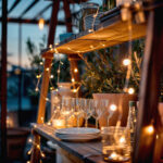 Guirlande LED fil de fer lumineuse blanc chaud suspendue sur étagère en bois décor extérieur
