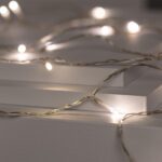 Guirlande LED petites lumières blanches chaudes sur fil fin cuivre